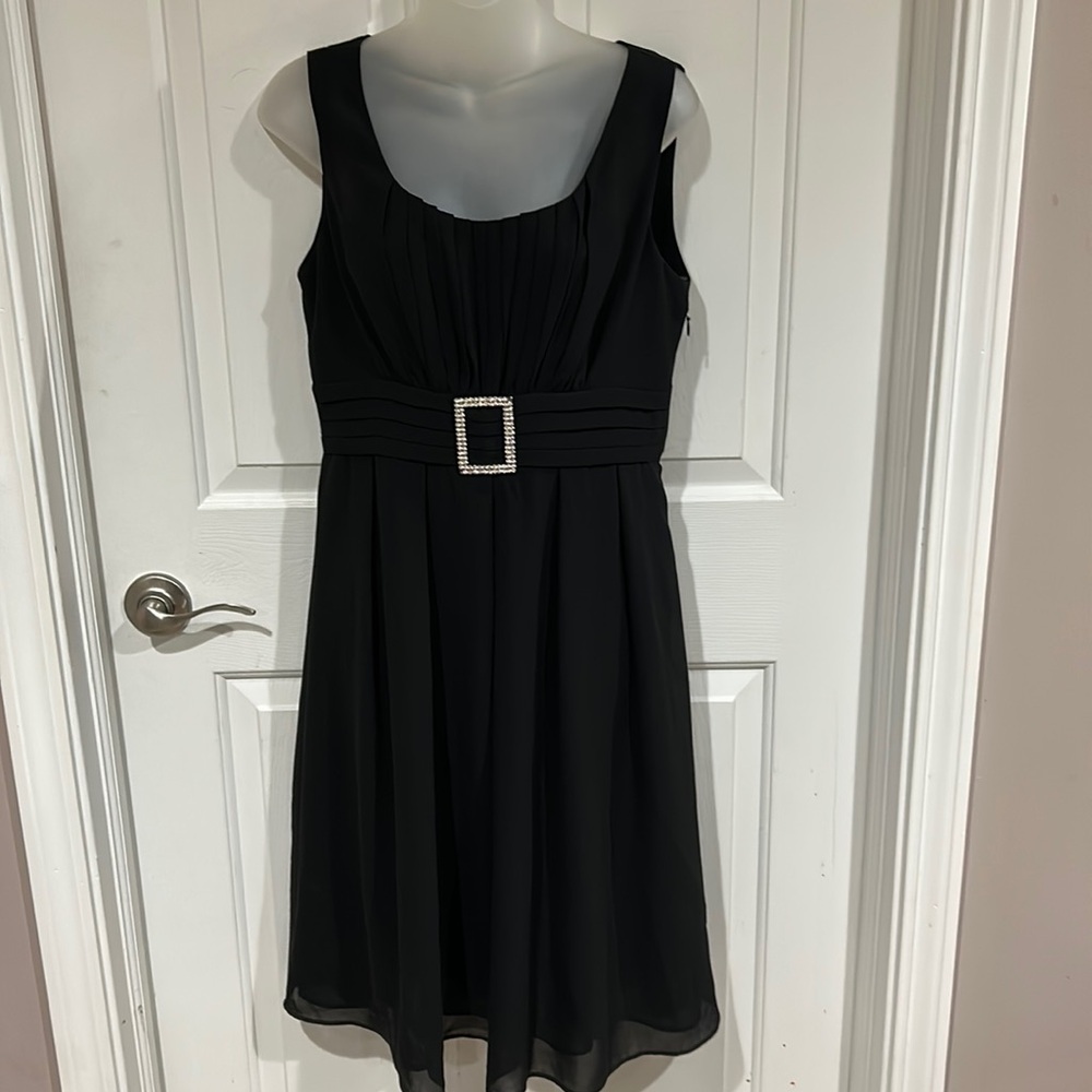Danny & Nicole sz 10 Petite Black sheer lined Dress GUC B33